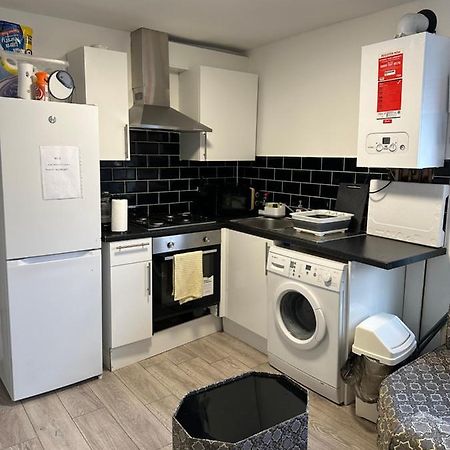 Beautiful Hoe Street First Floor One Bedroom Apartment B Walthamstow Londra Dış mekan fotoğraf
