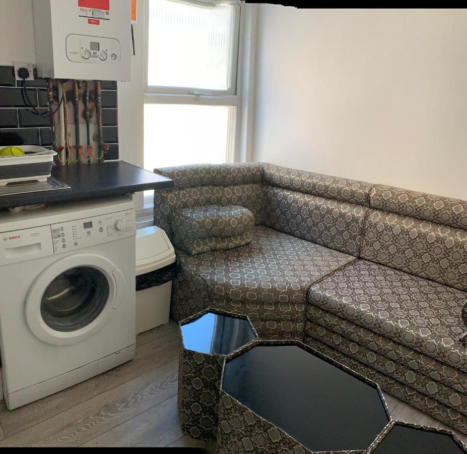 Beautiful Hoe Street First Floor One Bedroom Apartment B Walthamstow Londra Dış mekan fotoğraf