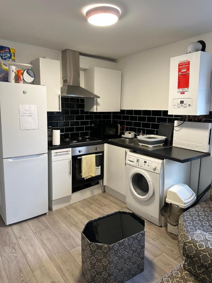 Beautiful Hoe Street First Floor One Bedroom Apartment B Walthamstow Londra Dış mekan fotoğraf